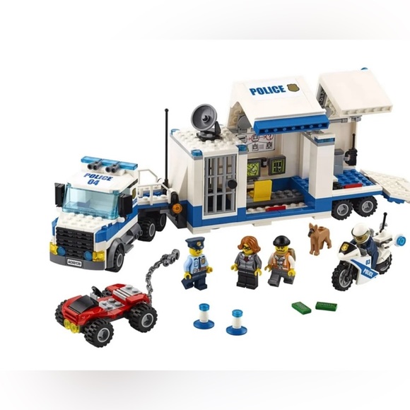 NWT NIB LEGO City Police Mobile Command Center 60139 (374 Pieces) Retired model - Picture 3 of 3
